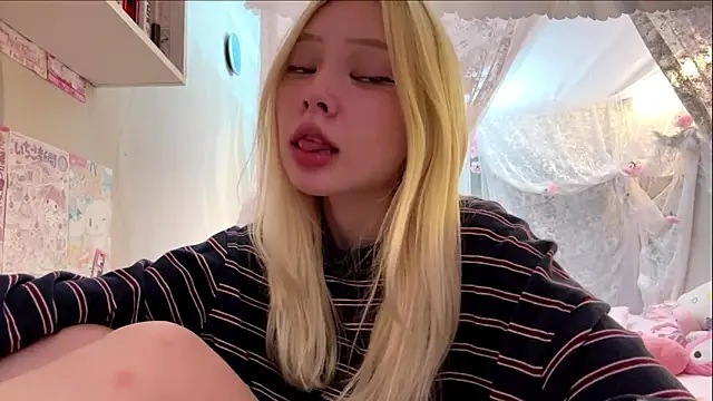 LinaFloww Live Web Cam Show