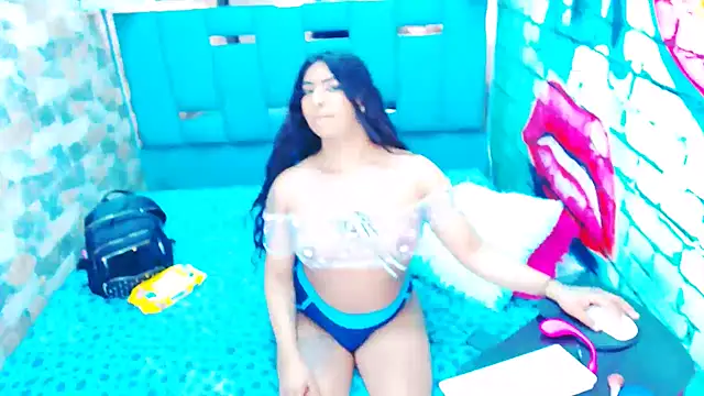 violet_bigcock774 webcam