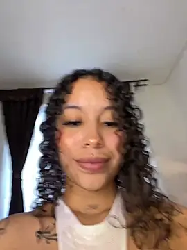 MarieLeon webcam