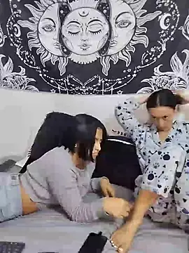 abby_n_emily webcam