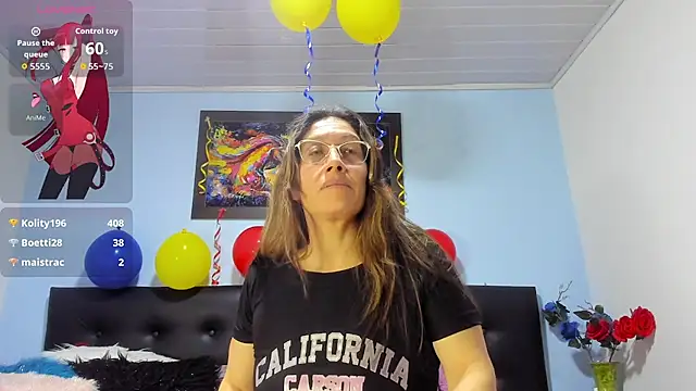 kaylaMinov_ webcam