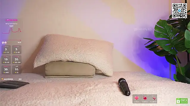 Melaniee_love webcam