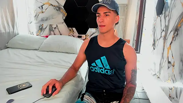 Goldendesirexx webcam