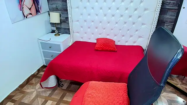 triny_ts - TRINY_TS's free webcam - UK Sex Cams