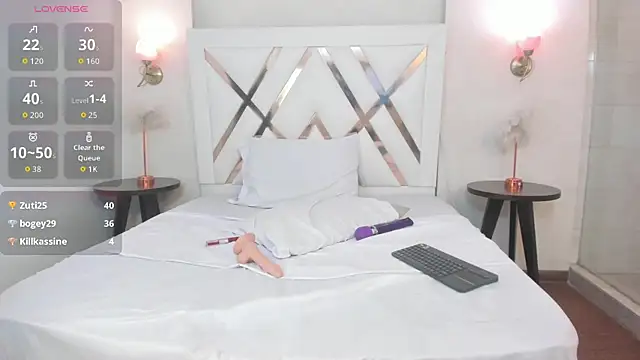 Sky_Collins_ webcam