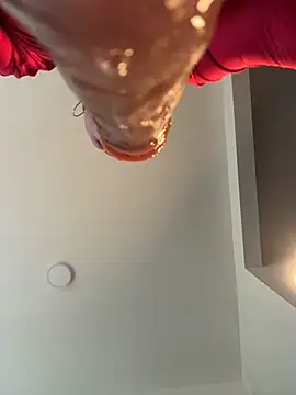 sukhakunis1 live sex cam