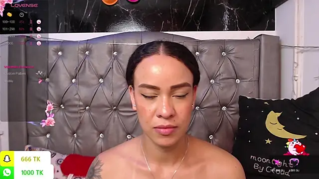 LAILAGUMMY webcam