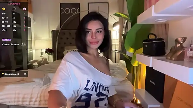 ParisianDoll webcam