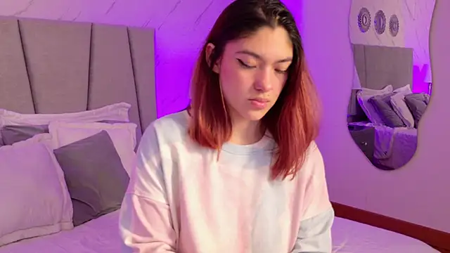 Victoria_Beaumont webcam