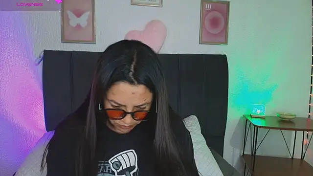 samm_curvy webcam