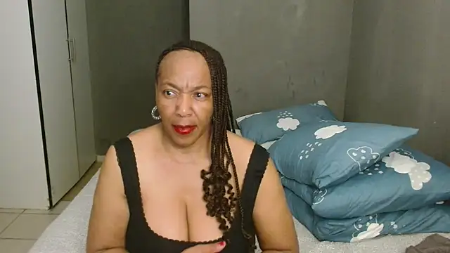 Lillyan_N webcam