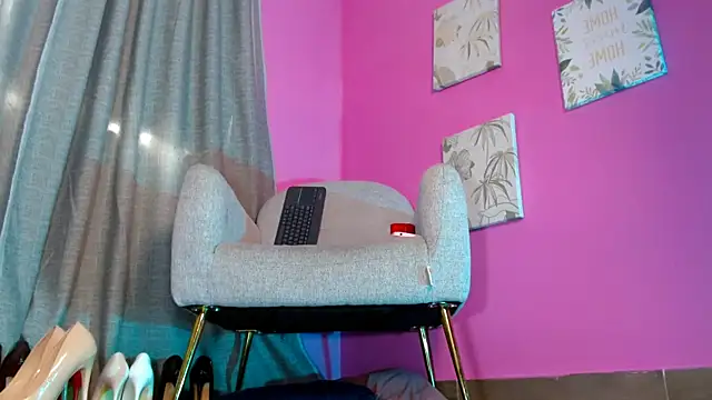 emily_ox0 webcam