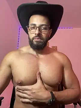 magnumchris live cam on StripChat