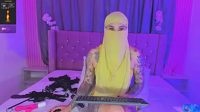 Nayla-Mouna webcam