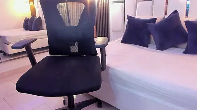 Maia_Clark520 webcam