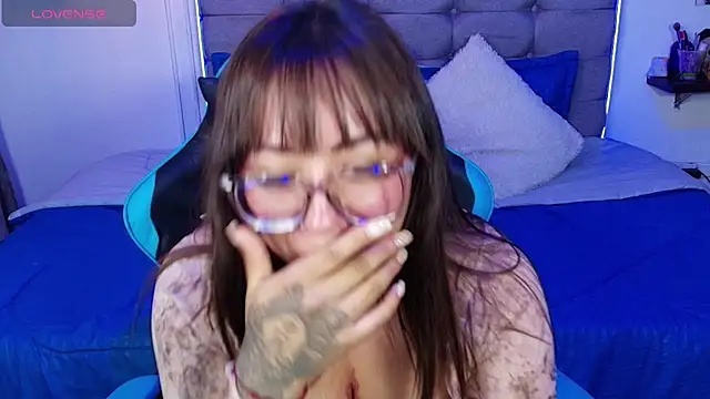 Kata_Bigboobs webcam
