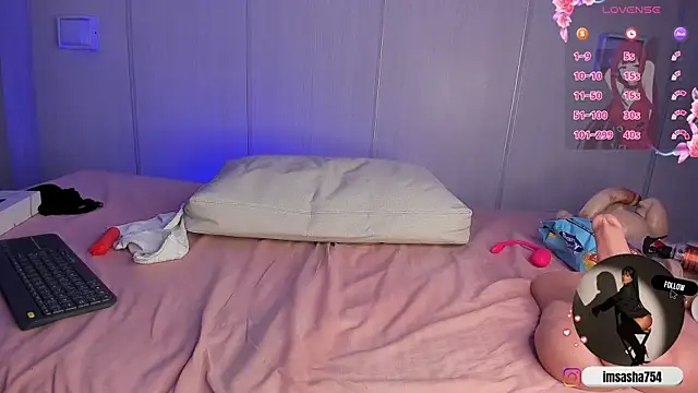sasha_riverss webcam