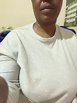 Ebonyboobsmilk webcam