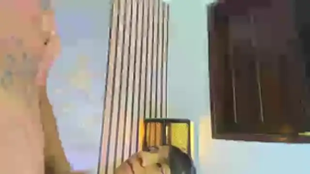 AlessiaAndAxel webcam