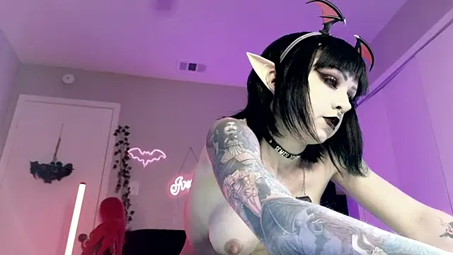 Ivey_Strigoi webcam