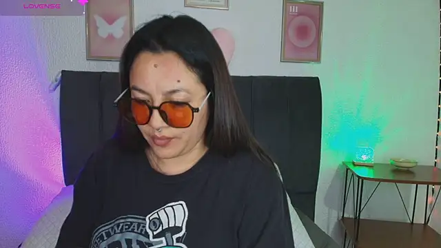 samm_curvy webcam