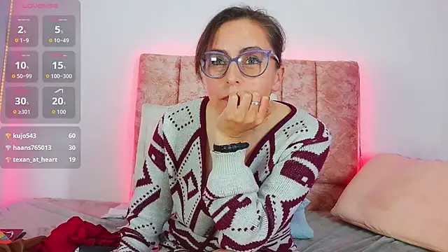 Ava_Raye webcam