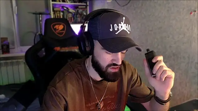 _Serious_Man webcam