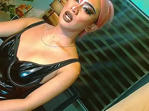 HOLLYWOOD_QUEEN_88 webcam
