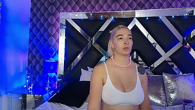 victoriaa_lee_ webcam