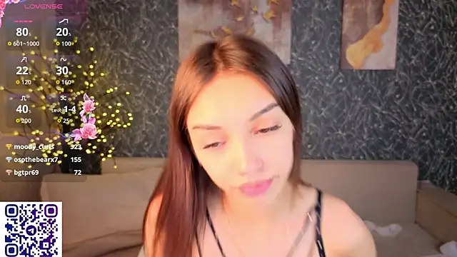 Tiffany-Grace live cam on StripChat