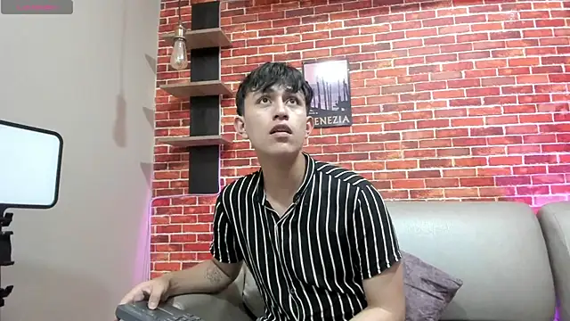Hoot_boyss_ webcam