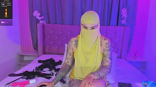 Nayla-Mouna webcam