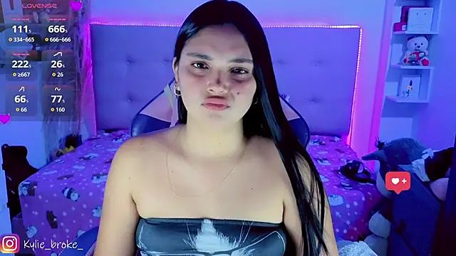 Kylie_brokee webcam