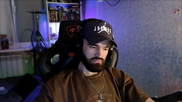 _Serious_Man webcam