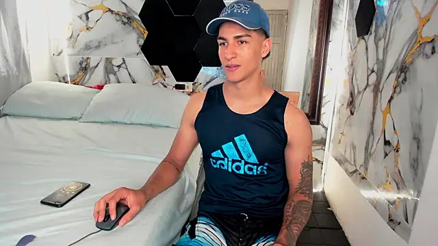 Goldendesirexx webcam