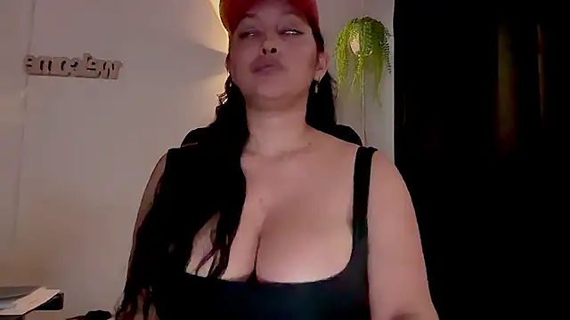 MarcellaGriffin webcam