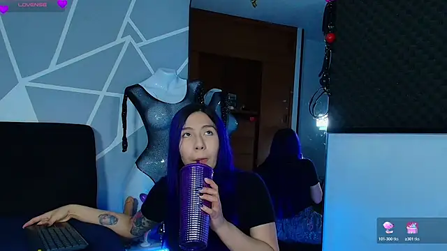 karlamoon23 webcam