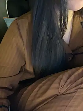 Elise68 live cam on StripChat