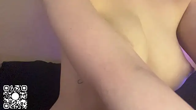 xXMelanieseXx live cam on StripChat