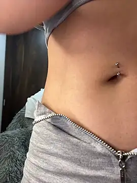MiaJones21