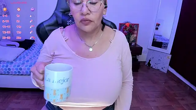 esmeralda_milf webcam