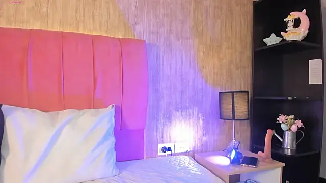 Kendra_kobein webcam