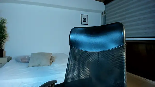 zoe_linss webcam