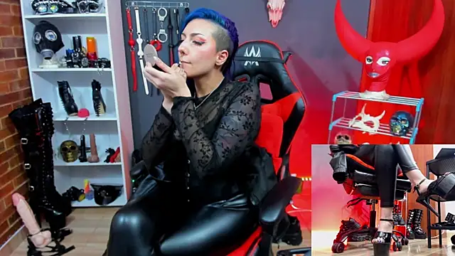 Yelena_LatexMaiden webcam