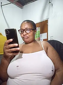YELLOW_BONE webcam