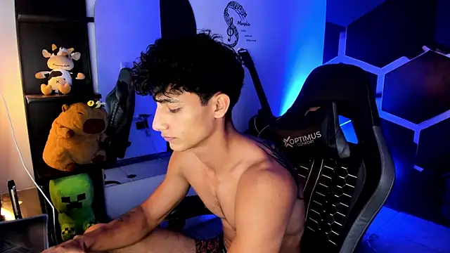 MaxiimoRomano_ webcam