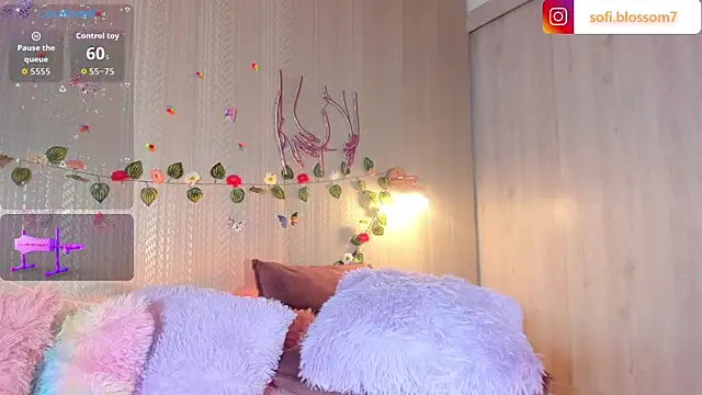 Sofi_Blossom webcam