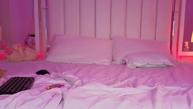 Alyana_Skinny webcam