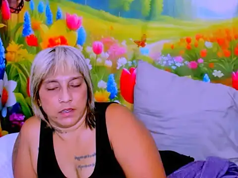 indianroxy webcam