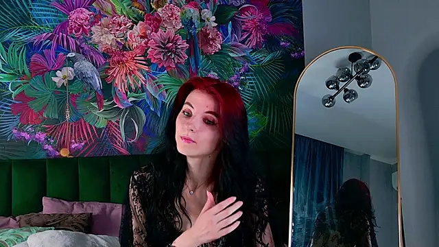 NicoleLuxe webcam